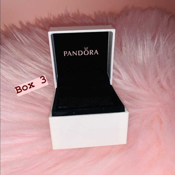 ❗️SOLD❗️ Empty Pandora Ring Boxes 💍✨ - Picture 4 of 8